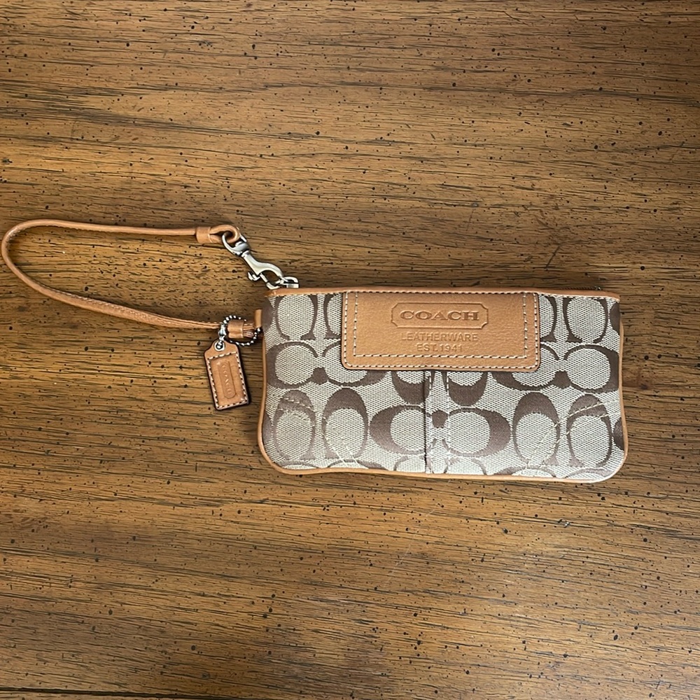COACH Classic Signature Wristlet
